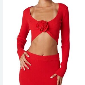 •NIA• monmarte red rosette ribbed crop top